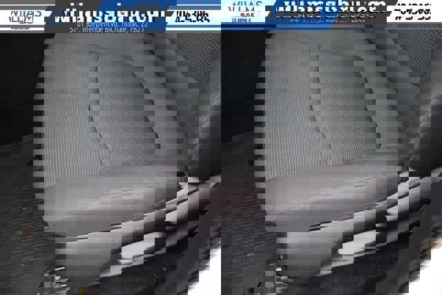 Used 2021 Toyota RAV4 LE image 19