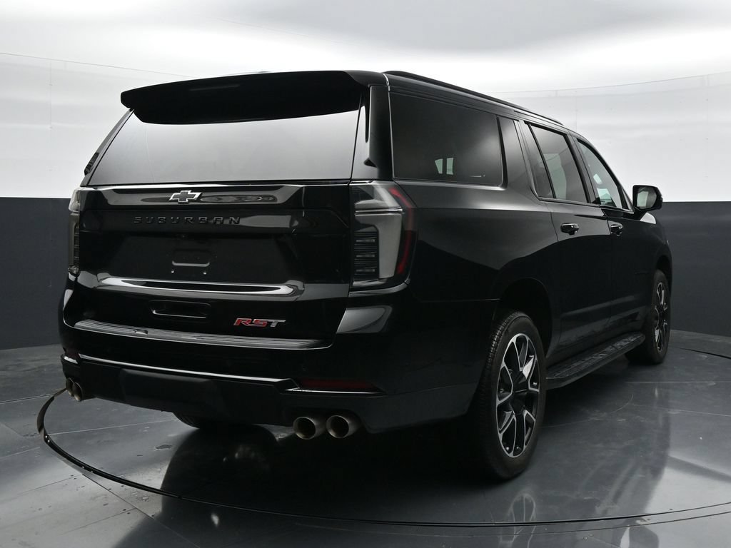 Used 2025 Chevrolet Suburban RST w/ Comfort Package AWD/4WD image 9