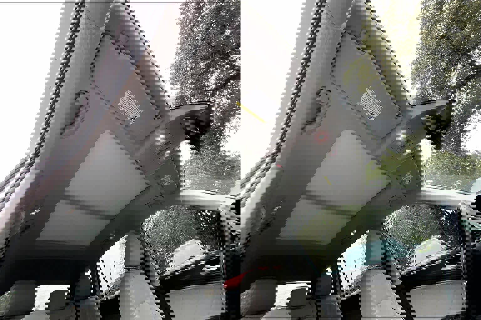 Used 2018 Volkswagen Tiguan SEL Premium image 13