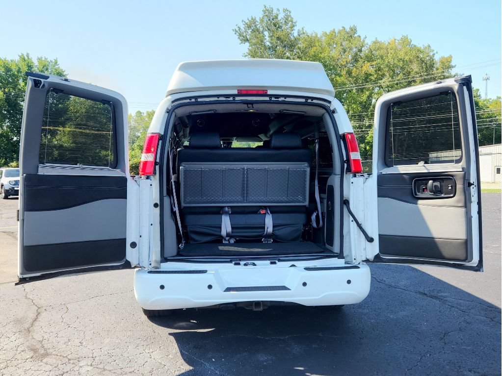 Used 2020 Chevrolet Express 2500 Extended w/ Enhanced Convenience Package RWD image 24