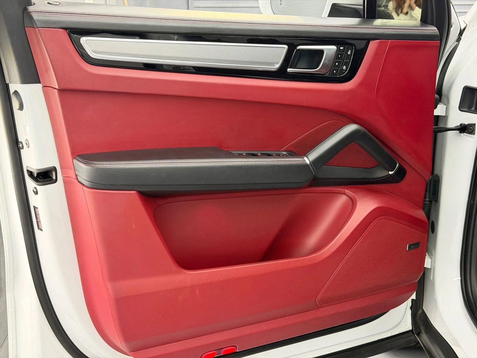 Used 2022 Porsche Cayenne Platinum Edition w/ Premium Package Plus AWD/4WD image 26