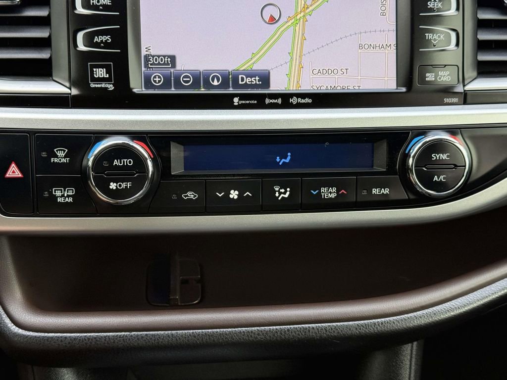 Used 2019 Toyota Highlander Limited Platinum image 14
