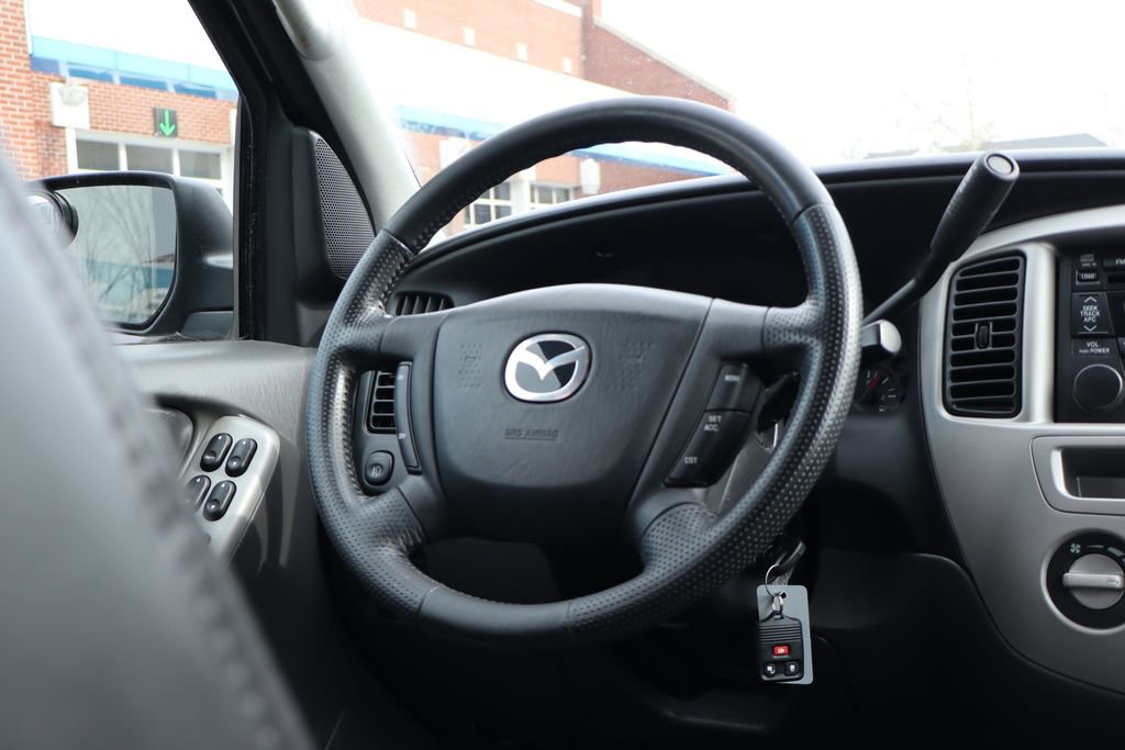 Used 2004 MAZDA Tribute ES w/ Luxury Pkg image 39