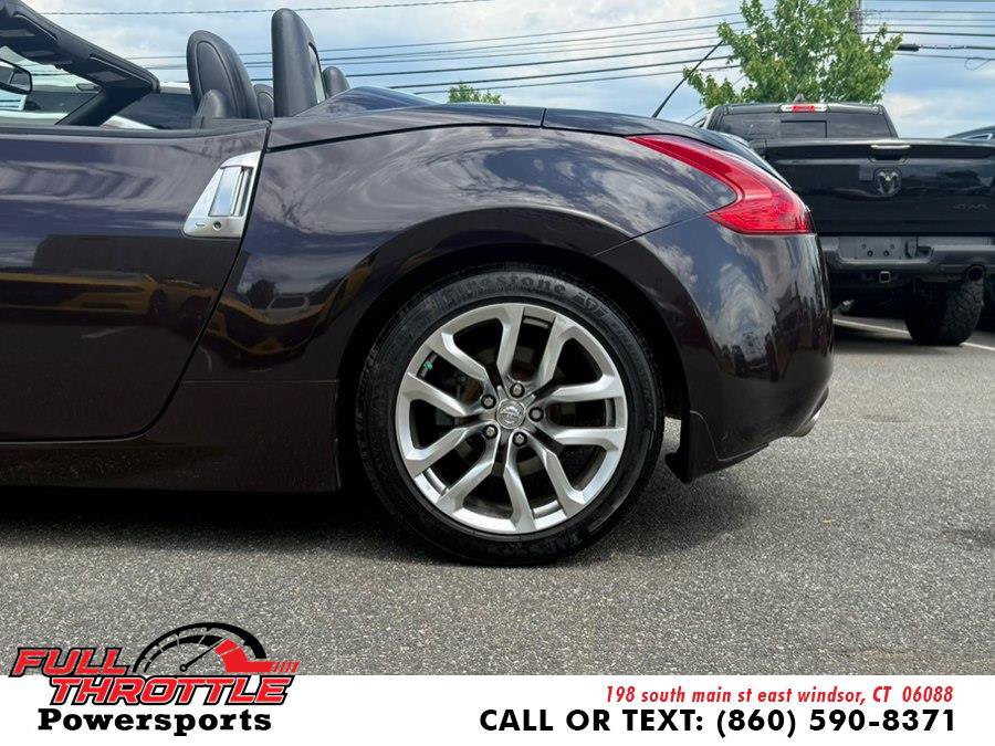 Used 2010 Nissan 370Z Touring RWD image 20