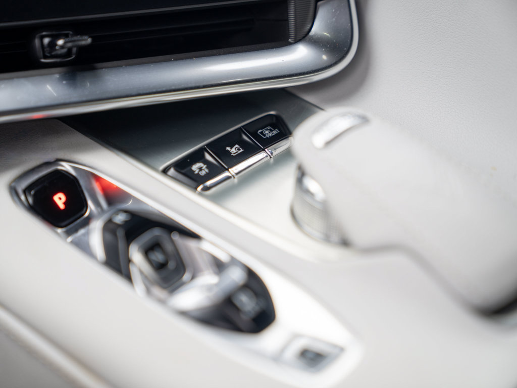 Used 2025 Chevrolet Corvette Z06 RWD image 9