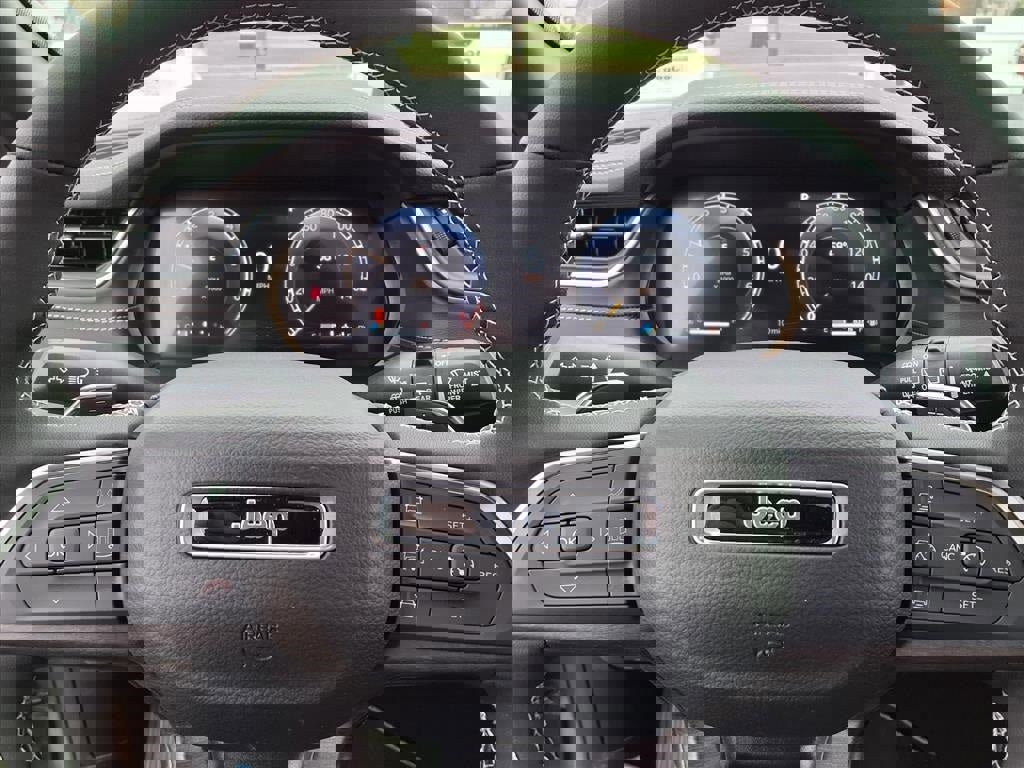 New 2025 Jeep Grand Cherokee Limited w/ Luxury Tech Group II image 34