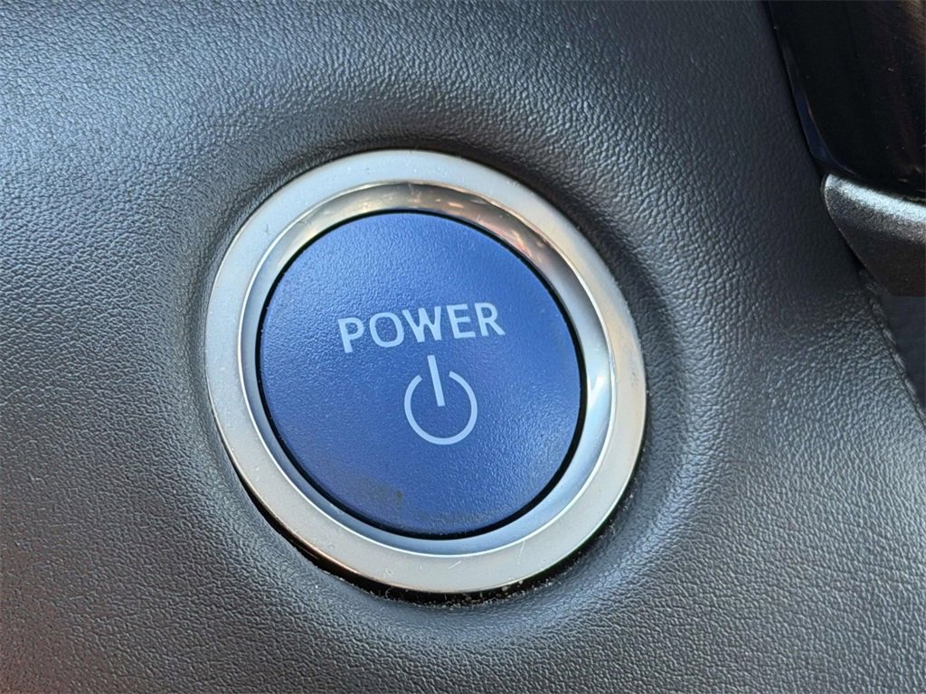 Certified 2021 Toyota Highlander XLE image 8