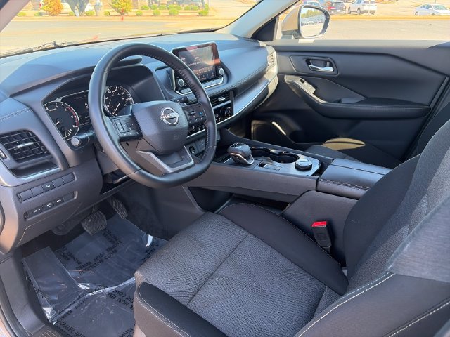 Used 2025 Nissan Rogue SV AWD/4WD image 25