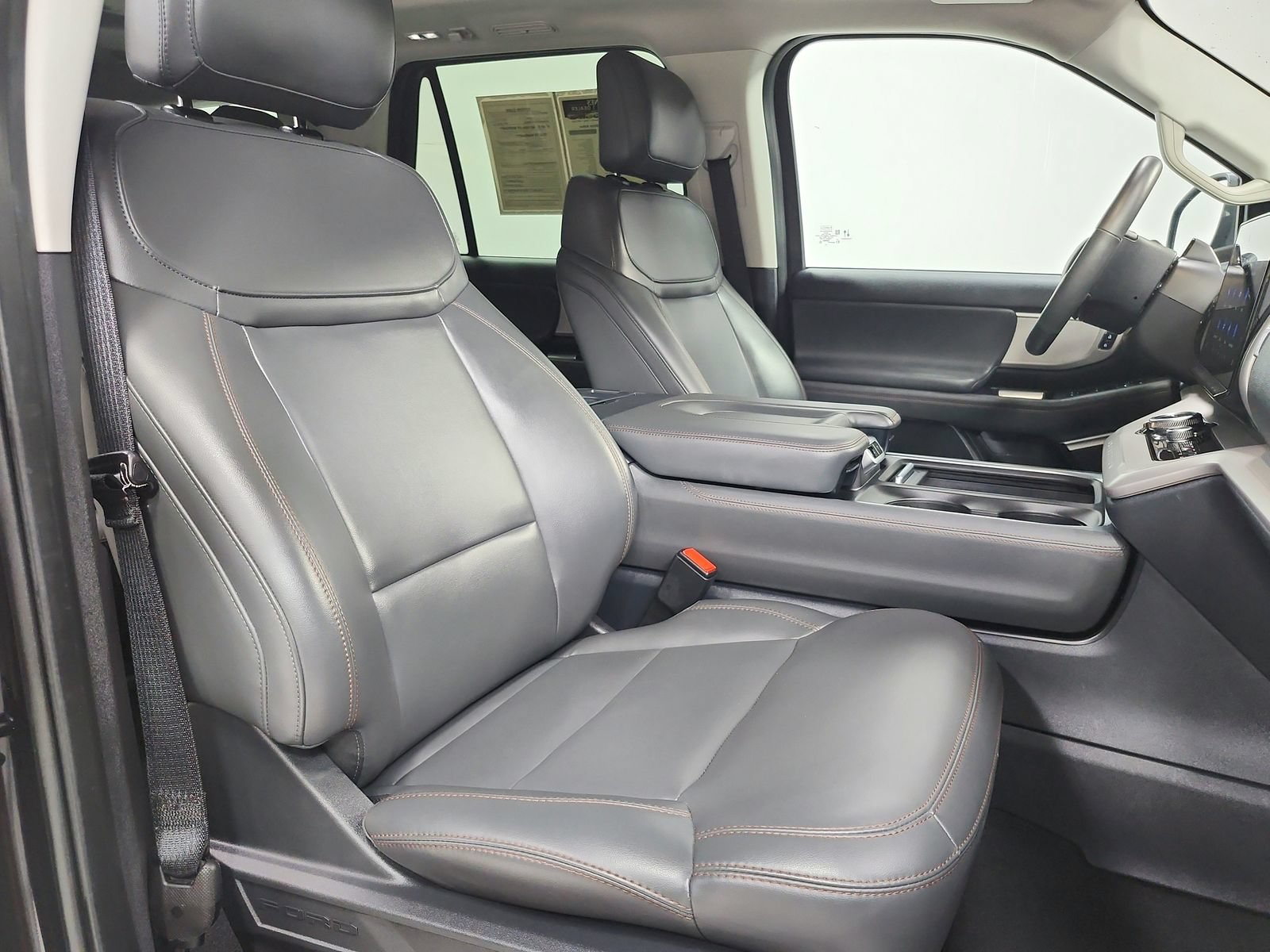Used 2025 Ford Expedition Active AWD/4WD image 46