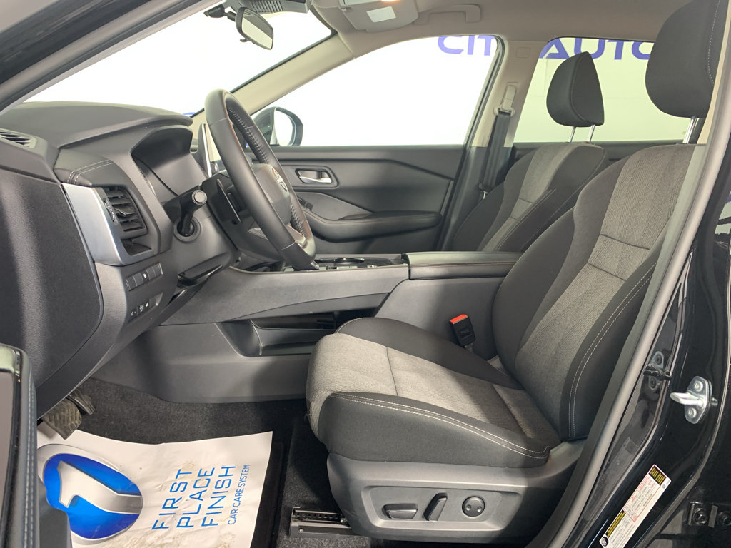 Used 2026 Nissan Rogue SV FWD image 15