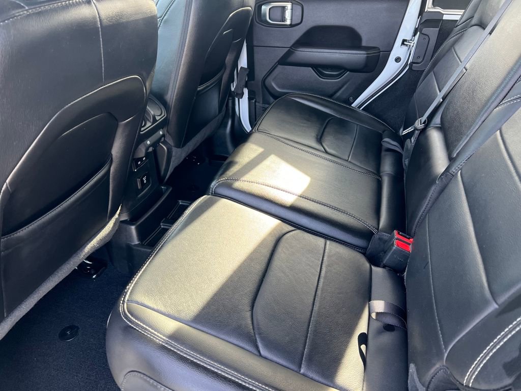 Used 2022 Jeep Wrangler Unlimited Sahara w/ Cold Weather Group image 12