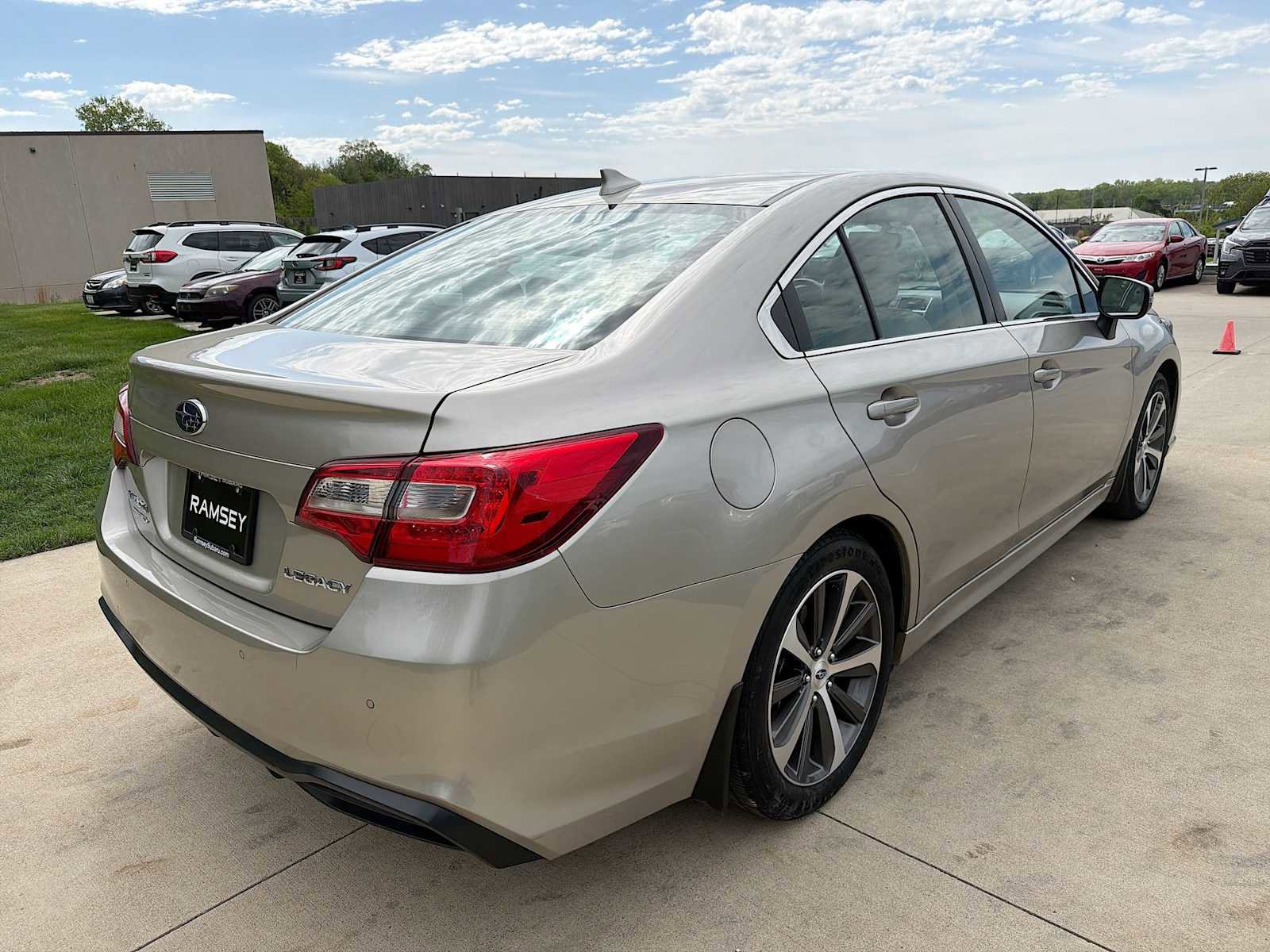 Used 2019 Subaru Legacy 2.5i Limited w/ Popular Package #2A AWD/4WD image 6
