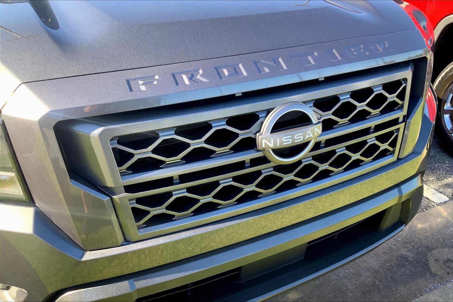Used 2023 Nissan Frontier SV w/ Technology Package RWD image 28