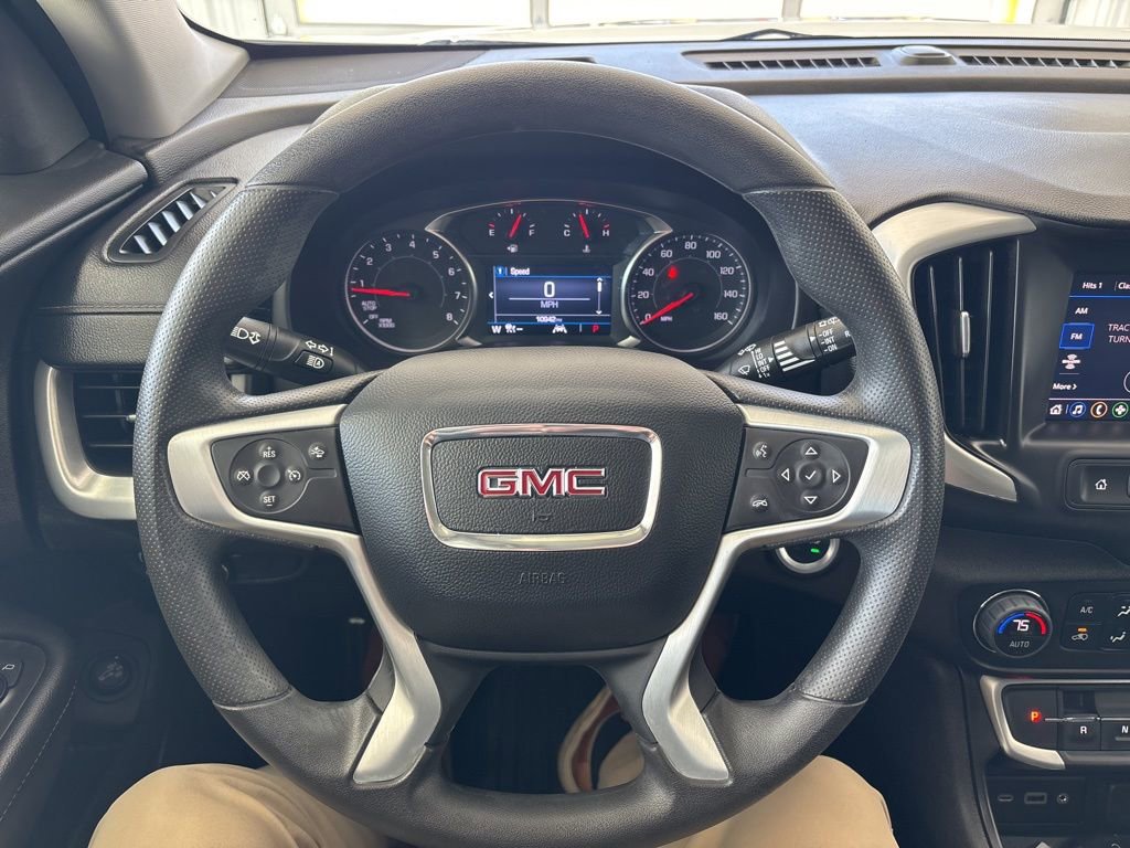 Used 2024 GMC Terrain SLE w/ Driver Convenience Package image 10