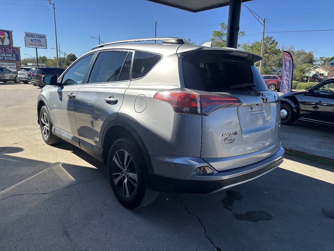 Used 2018 Toyota RAV4 XLE w/ Plus Extra Value Package AWD/4WD image 6