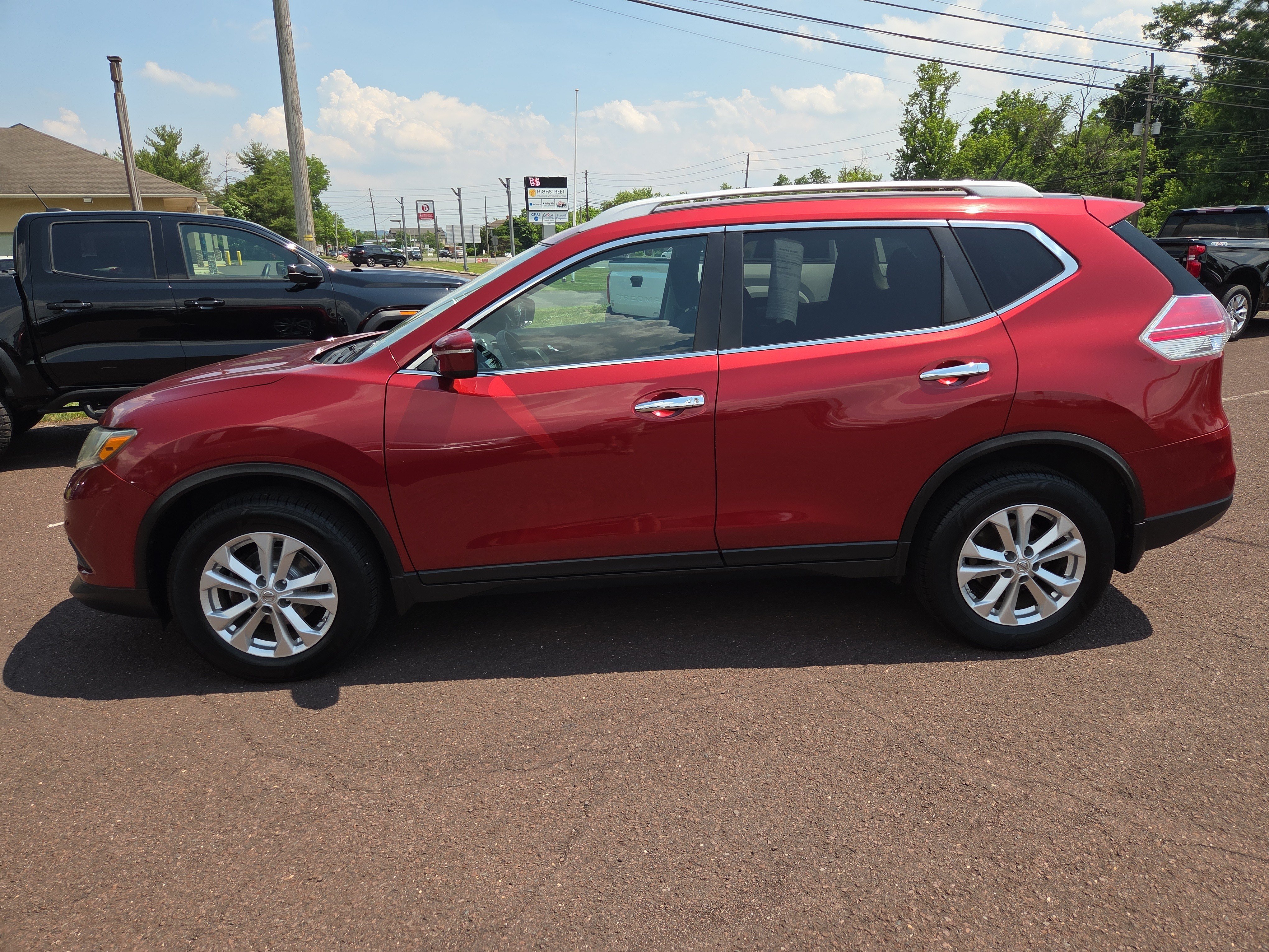 Used 2015 Nissan Rogue SV AWD/4WD image 6