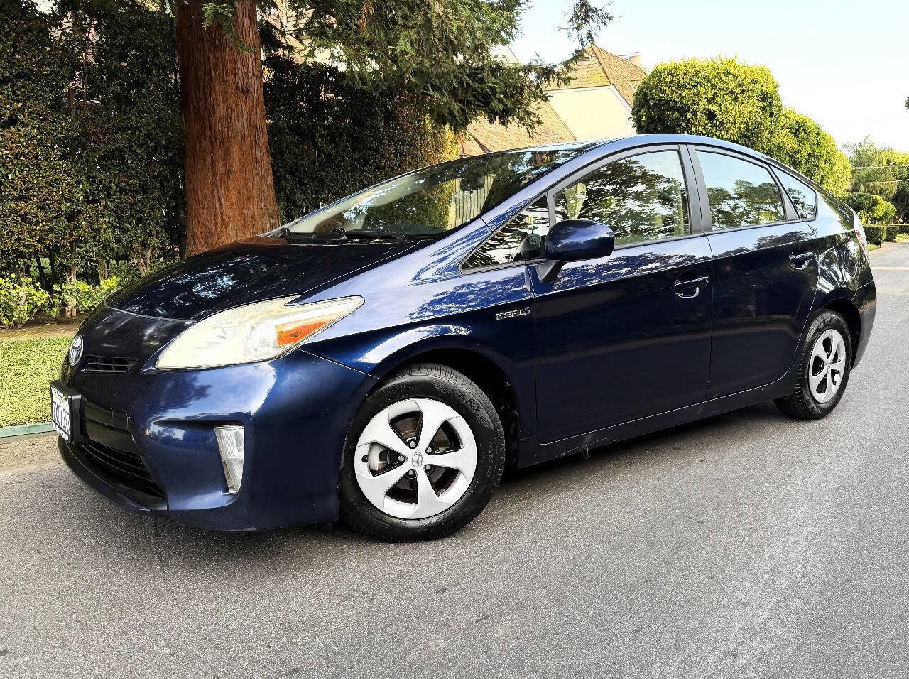 Used 2012 Toyota Prius Two FWD image 2