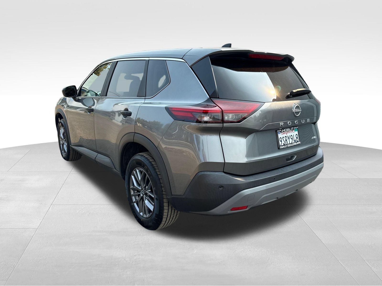 Used 2023 Nissan Rogue S AWD/4WD image 3