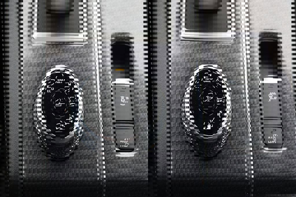 Used 2022 Mitsubishi Outlander SE image 25