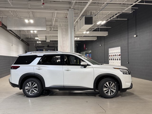 New 2025 Nissan Pathfinder SL image 6