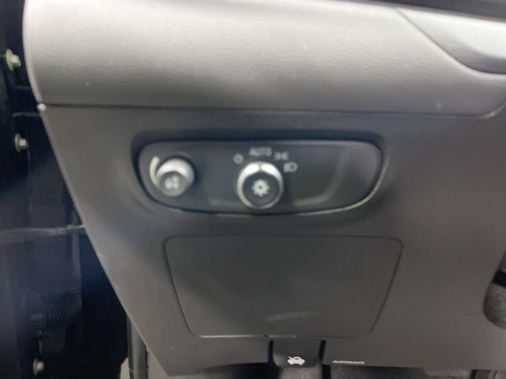 Used 2025 Buick Encore GX Preferred FWD image 21