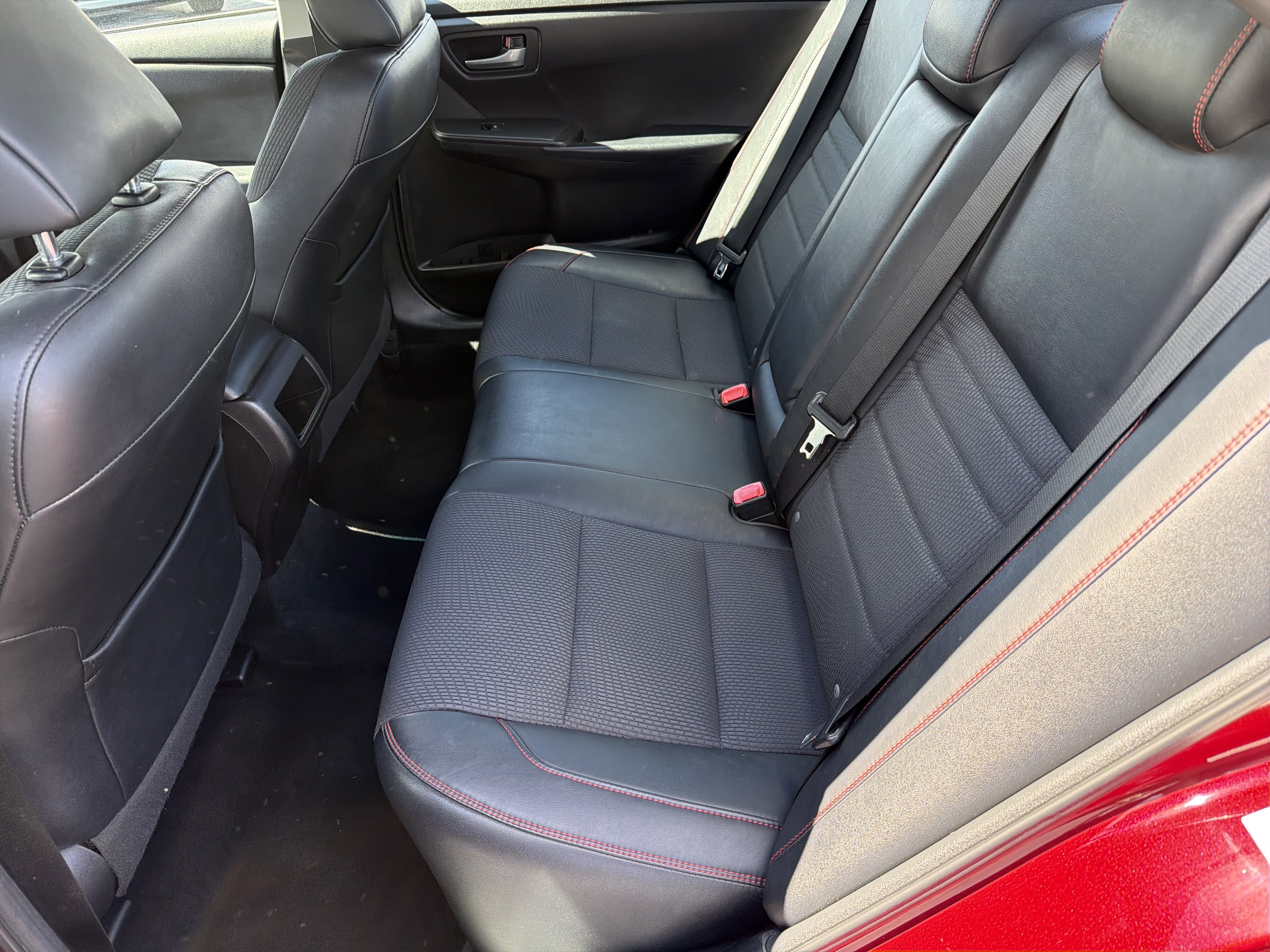 Used 2017 Toyota Camry SE image 34