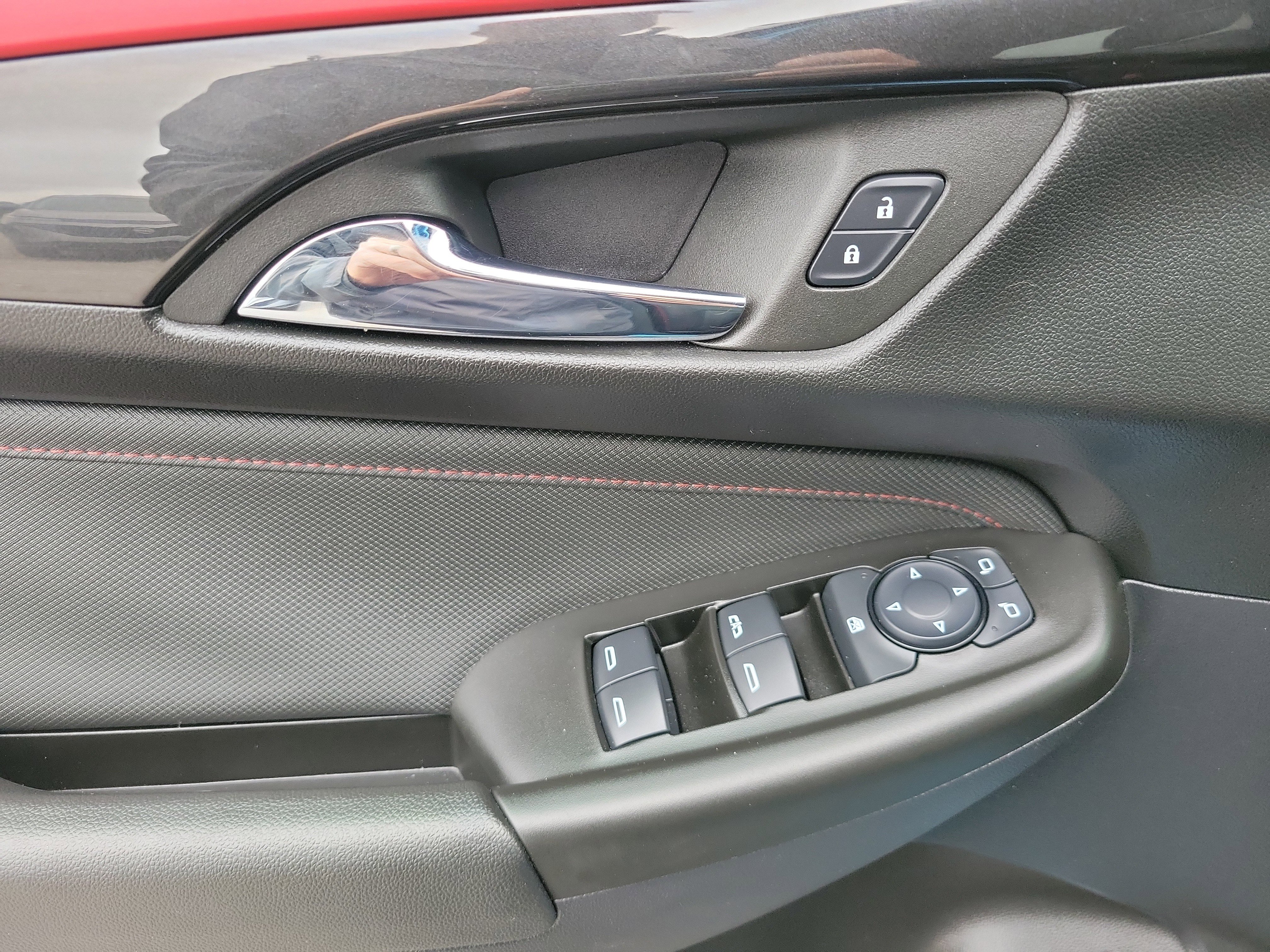 Used 2025 Chevrolet TrailBlazer RS w/ Convenience Package FWD image 24