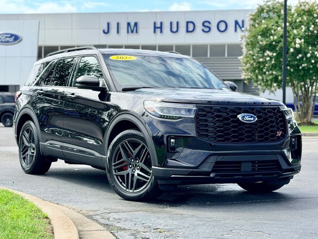 Certified 2025 Ford Explorer ST RWD image 2