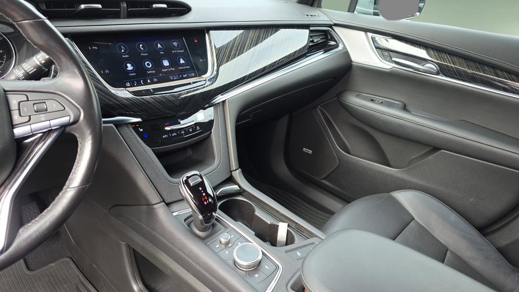 Used 2022 Cadillac XT6 Premium Luxury image 16