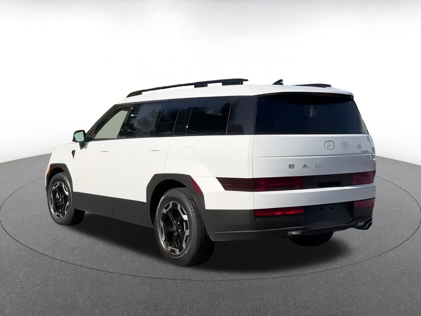 Used 2025 Hyundai Santa Fe SEL image 15