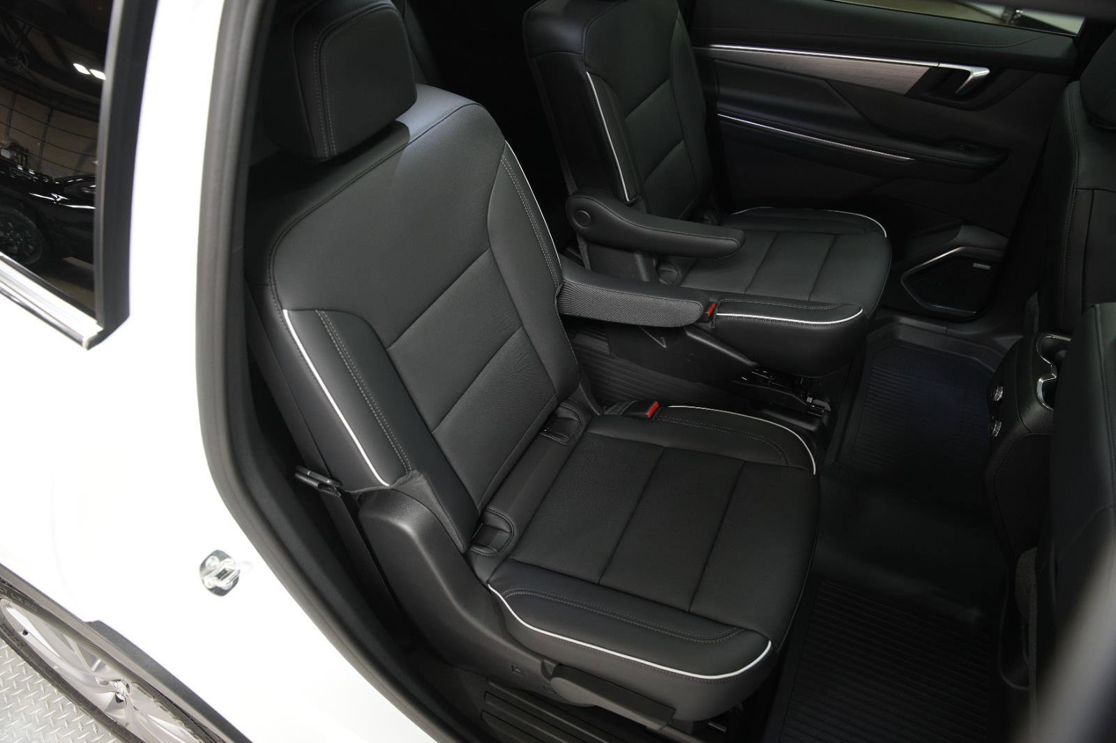 New 2026 Buick Enclave Preferred w/ Power Package image 17