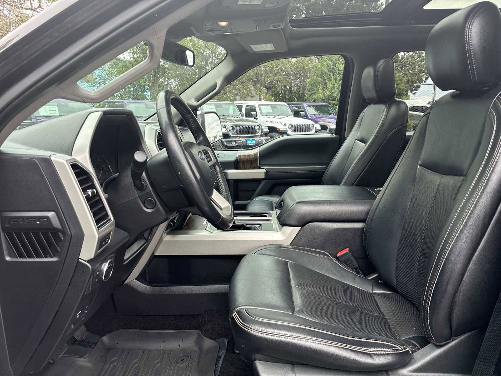 Used 2019 Ford F150 Lariat w/ Equipment Group 502A Luxury AWD/4WD image 13