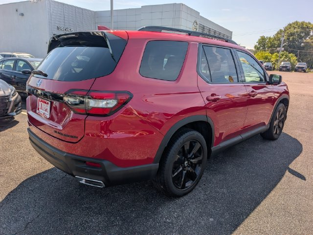Used 2025 Honda Pilot Black Edition image 3
