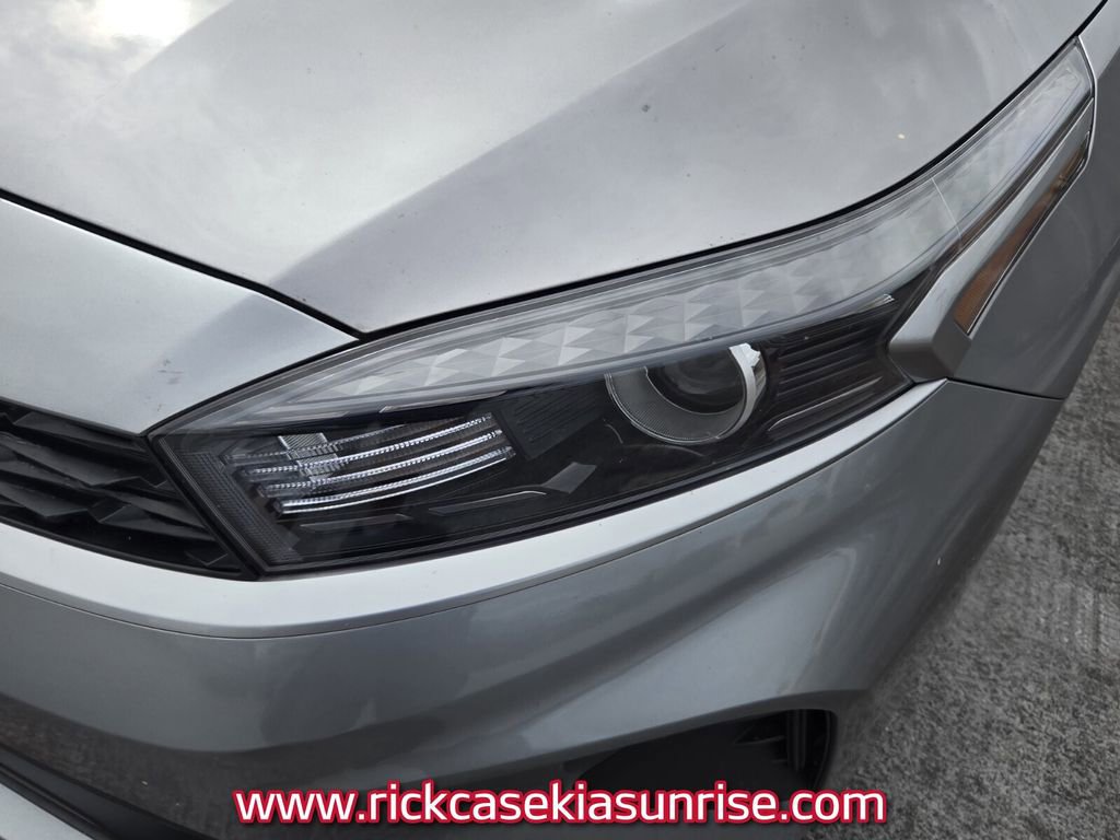 Used 2024 Kia Forte LXS w/ LXS Technology Package image 7