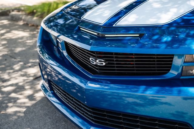 Used 2010 Chevrolet Camaro SS w/ RS Package RWD image 22