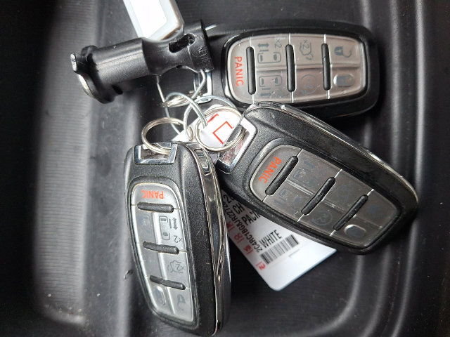Used 2018 Chrysler Pacifica Touring-L FWD image 24