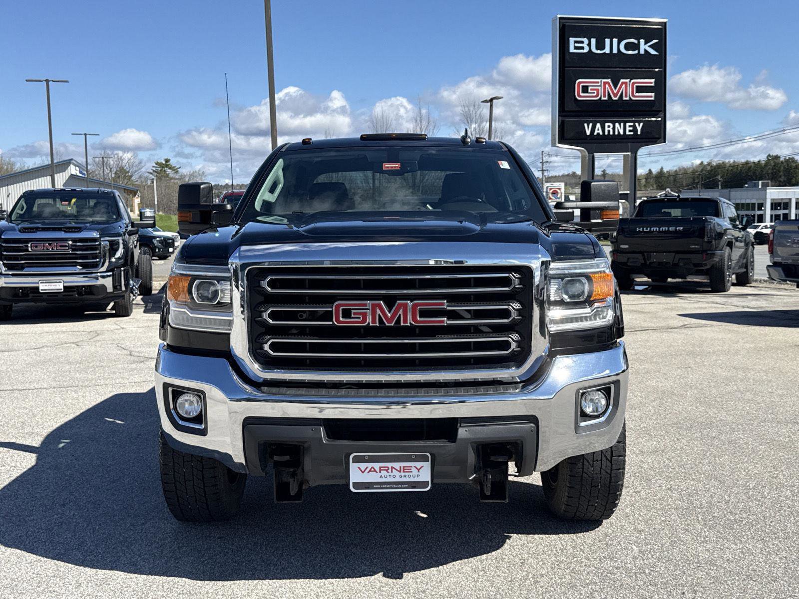 Used 2018 GMC Sierra 2500 SLE w/ HD SLE Preferred Plus Package AWD/4WD image 2