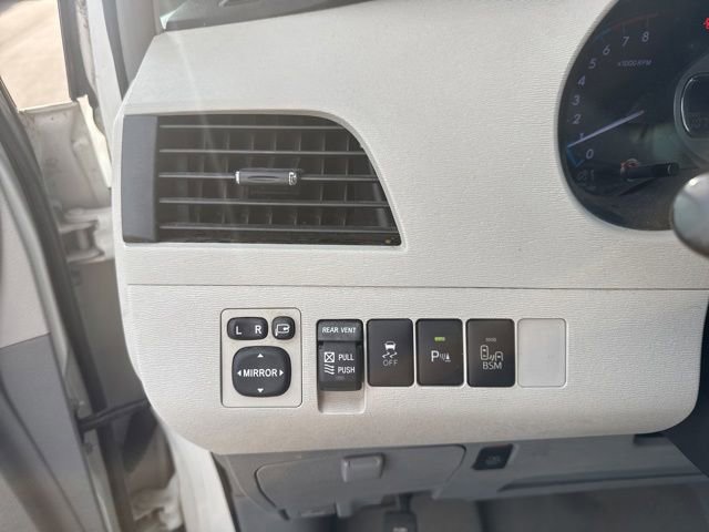 Used 2013 Toyota Sienna Limited w/ Premium Pkg FWD image 15