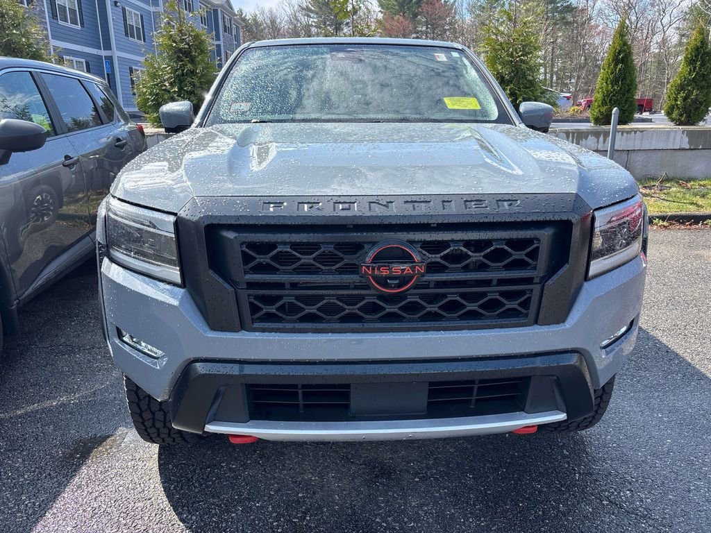 Used 2022 Nissan Frontier PRO-4X image 2