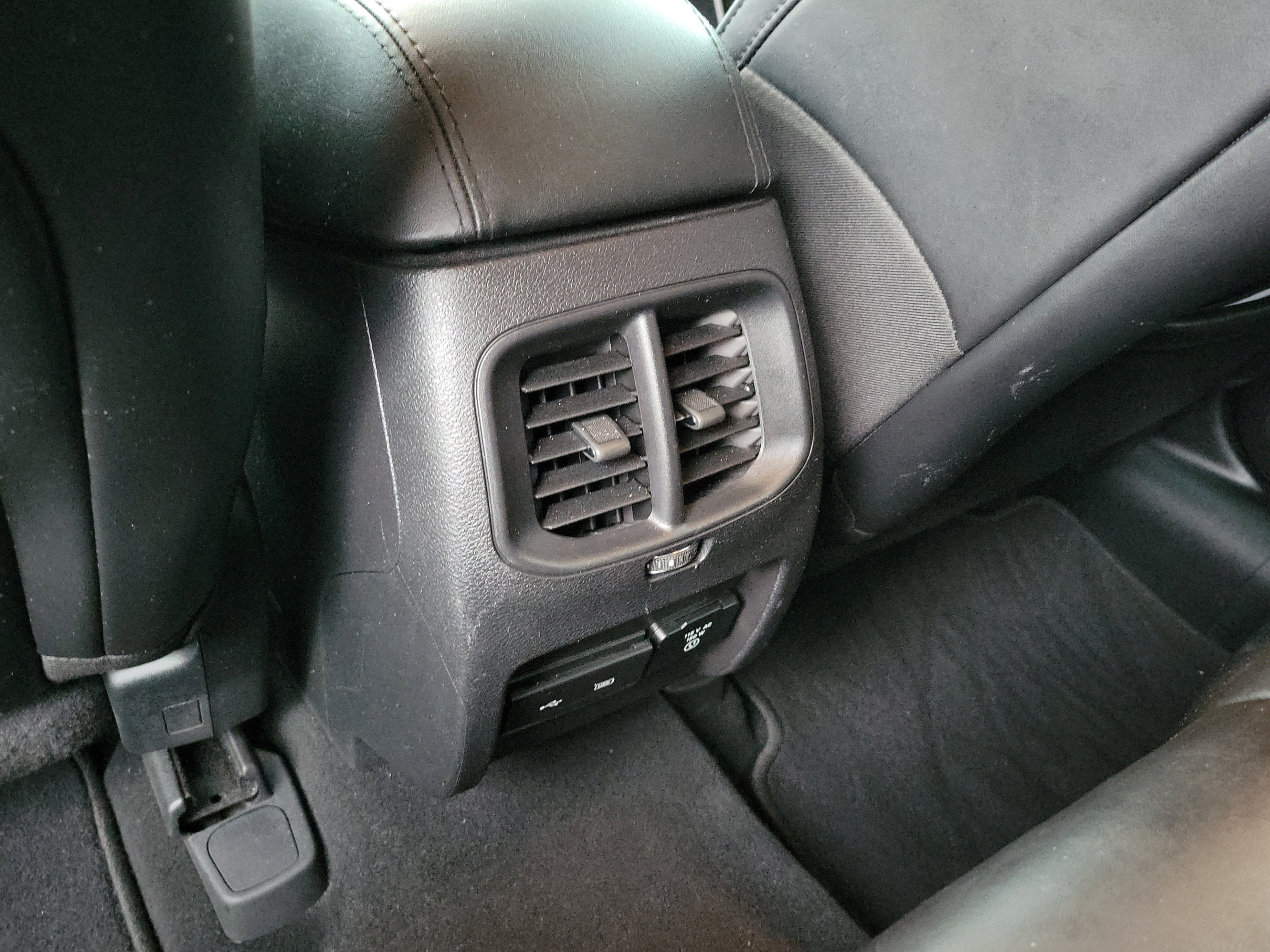 Used 2020 Jeep Cherokee Latitude Plus FWD image 24