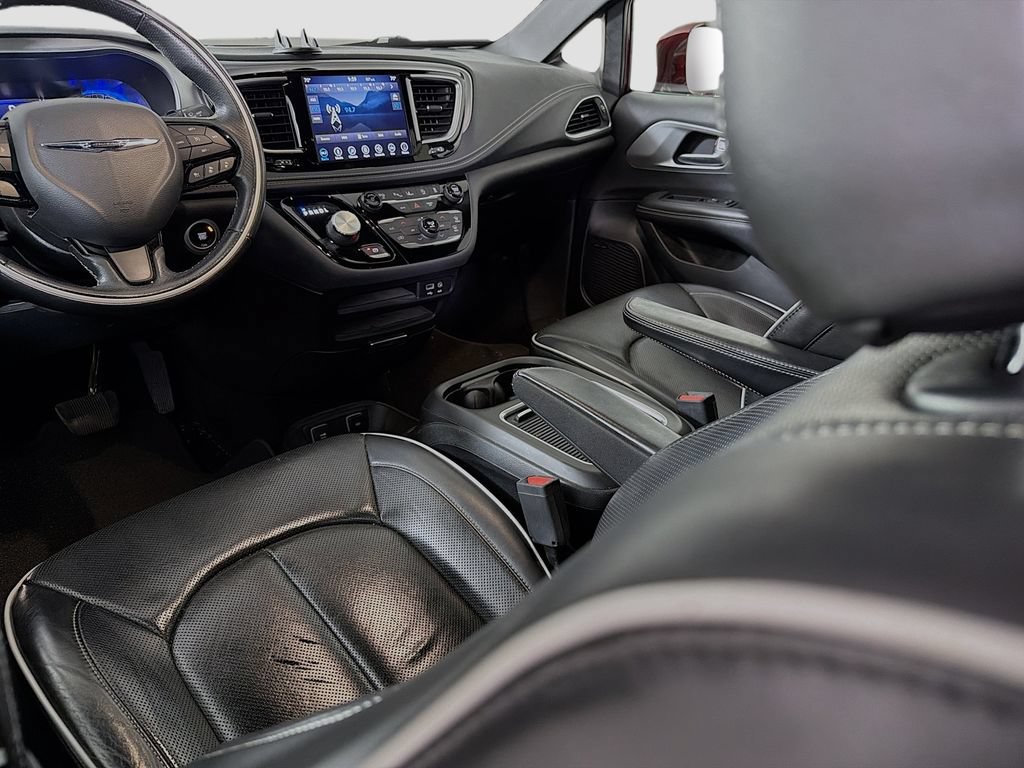 Used 2019 Chrysler Pacifica Limited w/ Advanced Safetytec Group FWD image 23