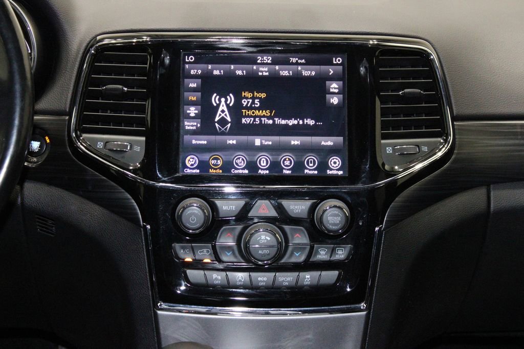 Used 2019 Jeep Grand Cherokee Laredo image 33