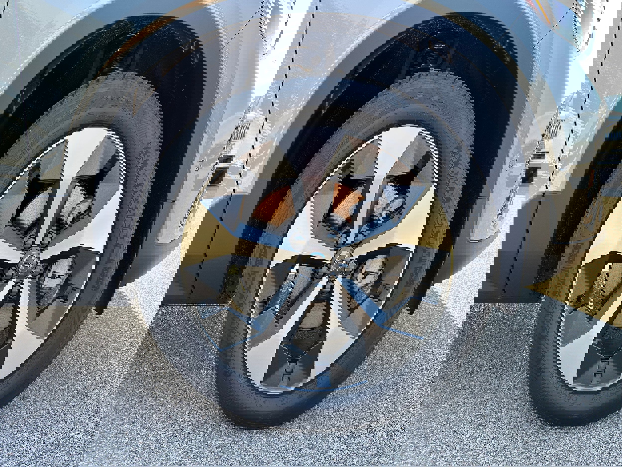 New 2026 Volvo XC40 B5 Plus w/ Protection Package Premier image 7