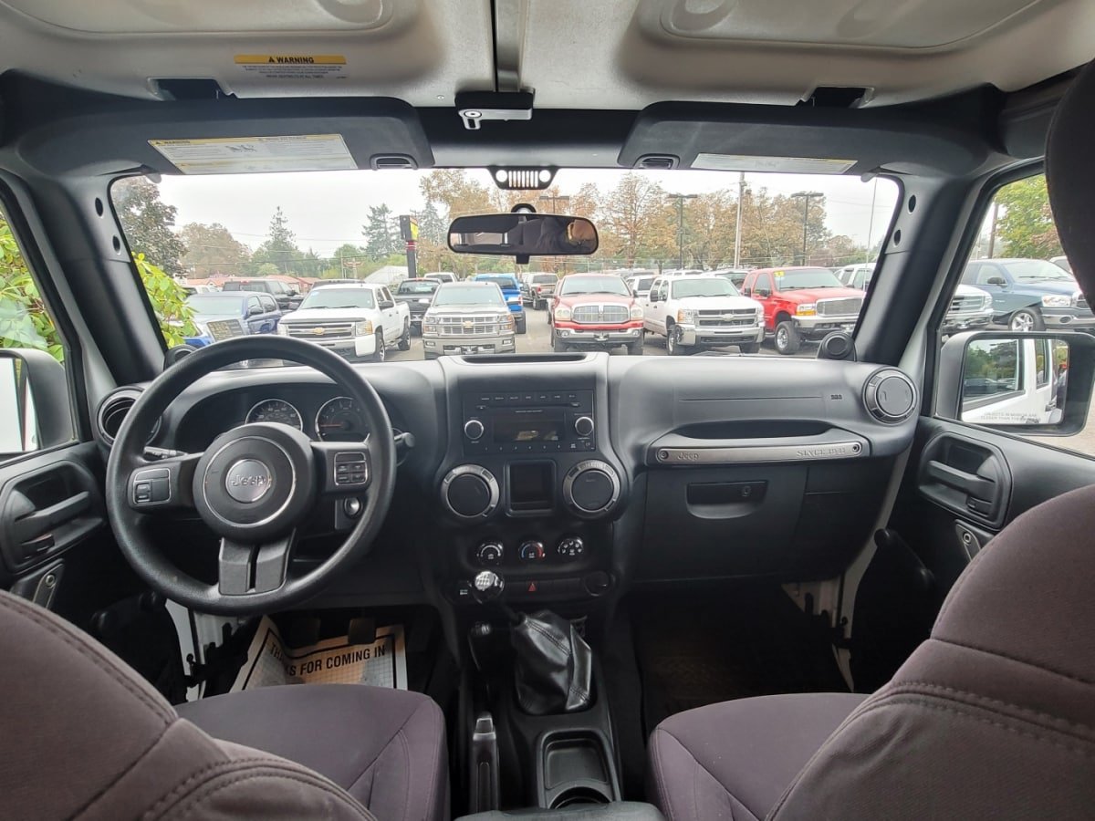 Used 2013 Jeep Wrangler Unlimited Sport AWD/4WD image 11