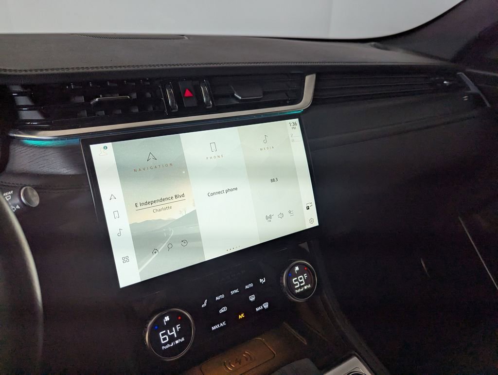 Used 2023 Jaguar F-PACE S image 7