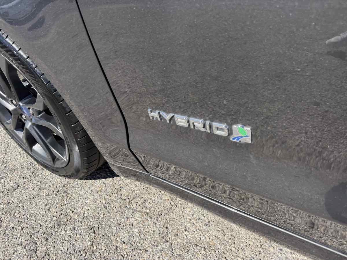 Used 2018 Ford Fusion SE w/ Equipment Group 601A FWD image 8