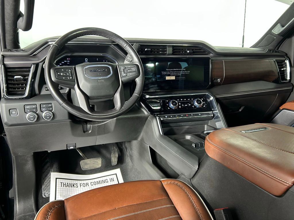 Used 2024 GMC Sierra 3500 Denali Ultimate AWD/4WD image 18