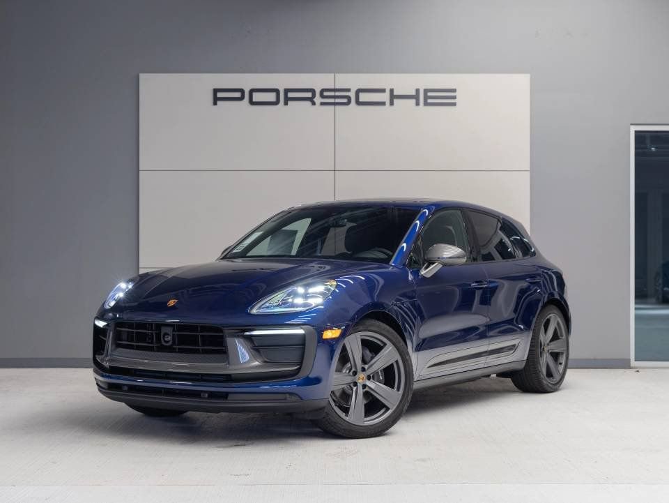 Certified 2025 Porsche Macan Turbo image 1