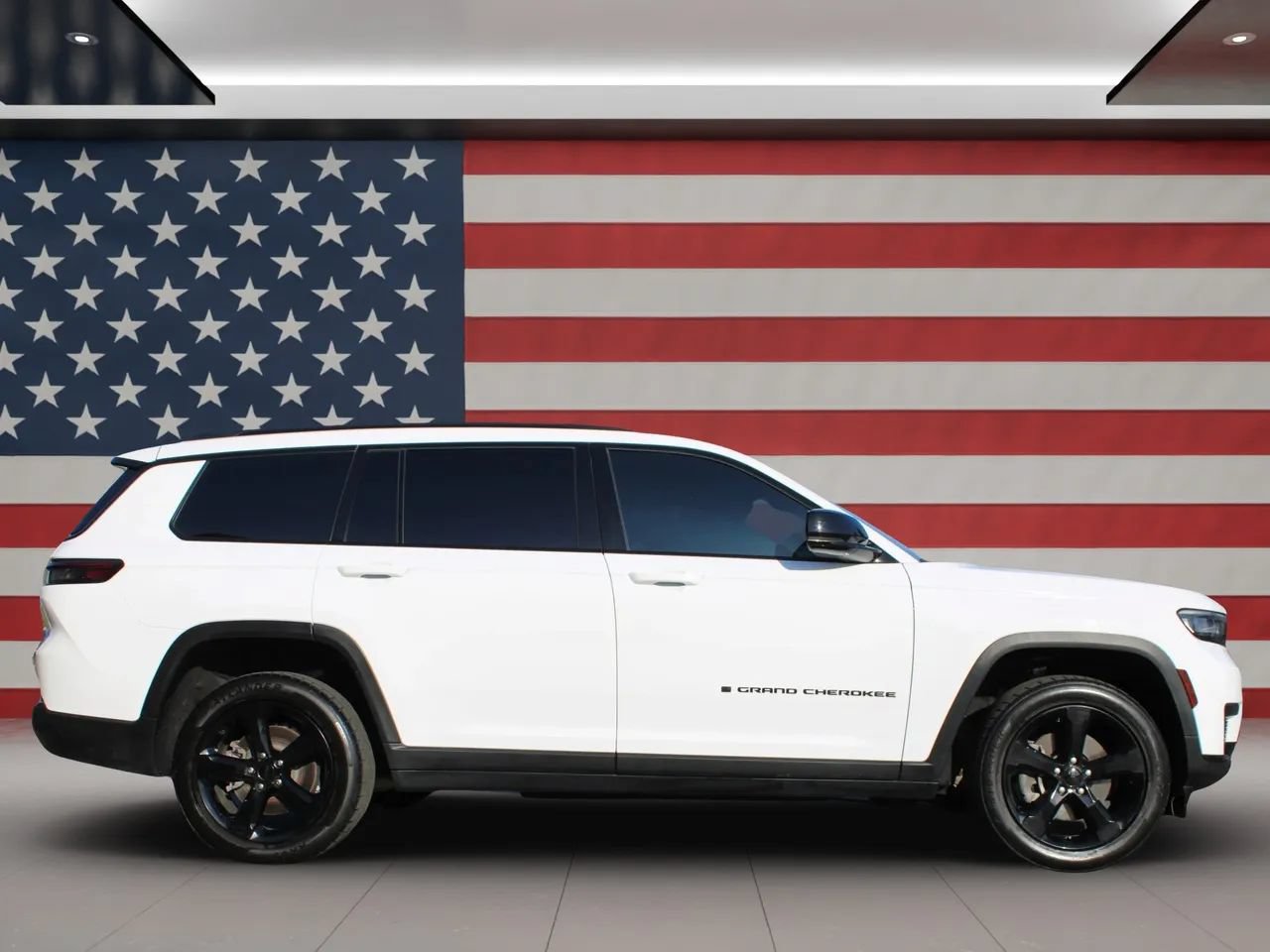 Used 2023 Jeep Grand Cherokee L Laredo RWD image 41