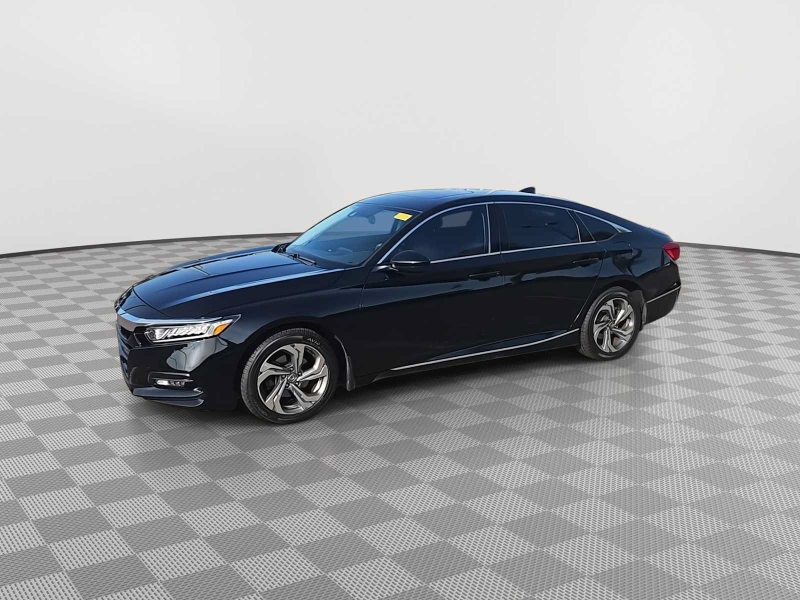 Used 2018 Honda Accord EX image 4